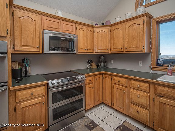 5th image of 109 Clubhouse Ln
