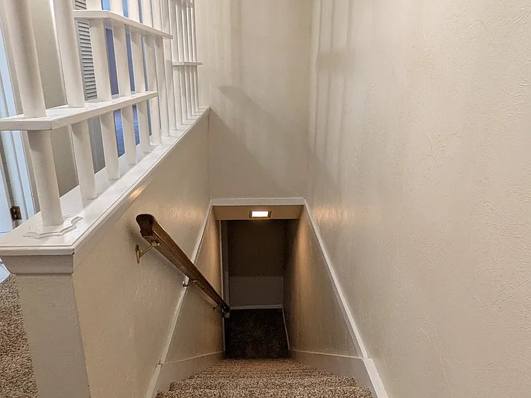 3810 N Rockwell Ave — Photo 10