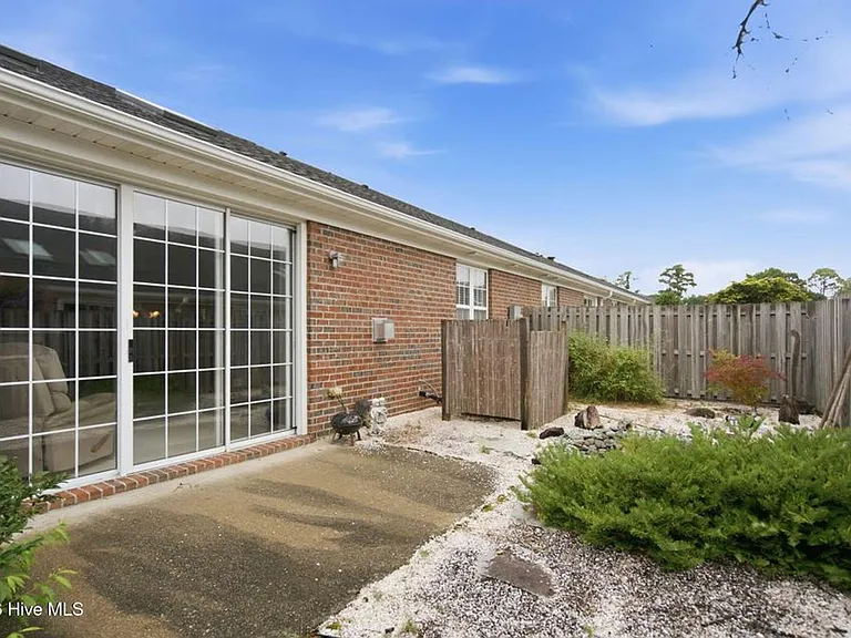5006 Carleton Dr #113 — Photo 31