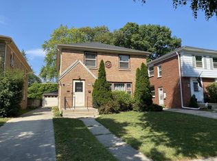 2641 N 63rd St, Wauwatosa, WI 53213