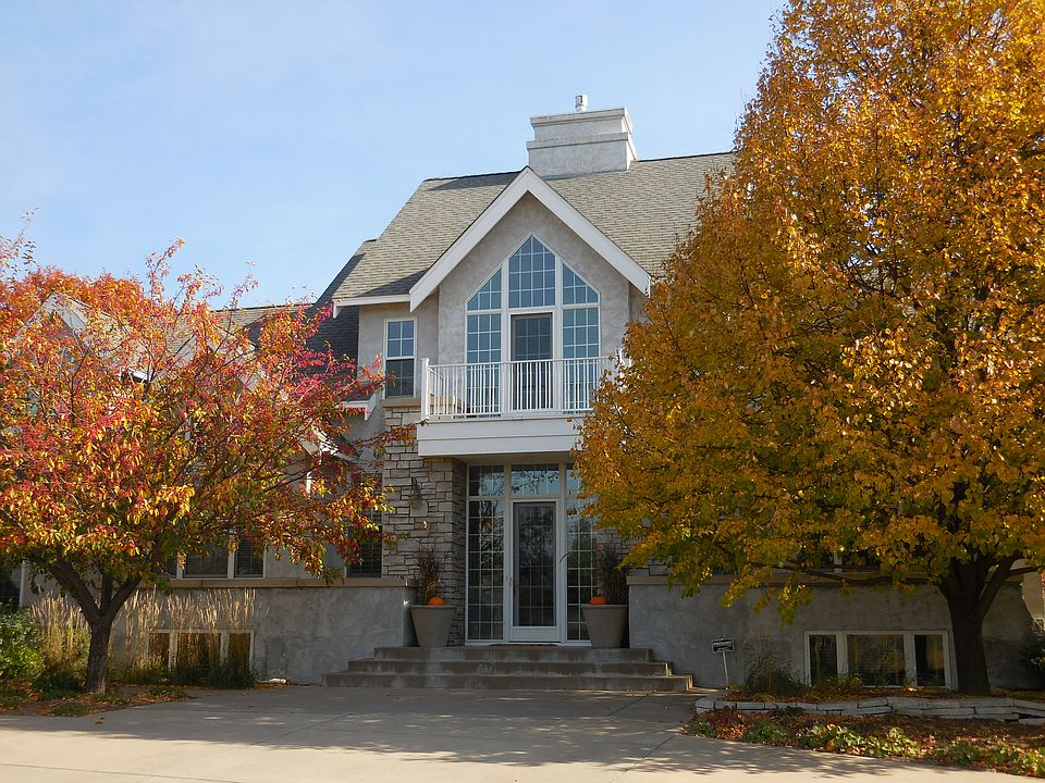 2nd image of 4767 McDonald Drive Cir N