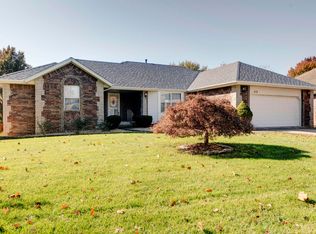 712 E Meramec Ln, Nixa, MO 65714