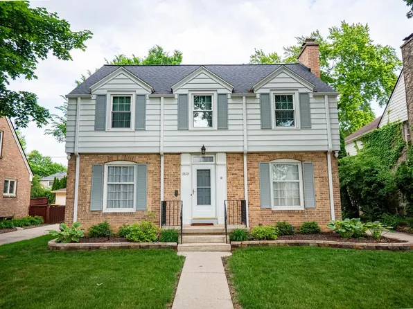 2638 N 88th STREET, Wauwatosa, WI 53226