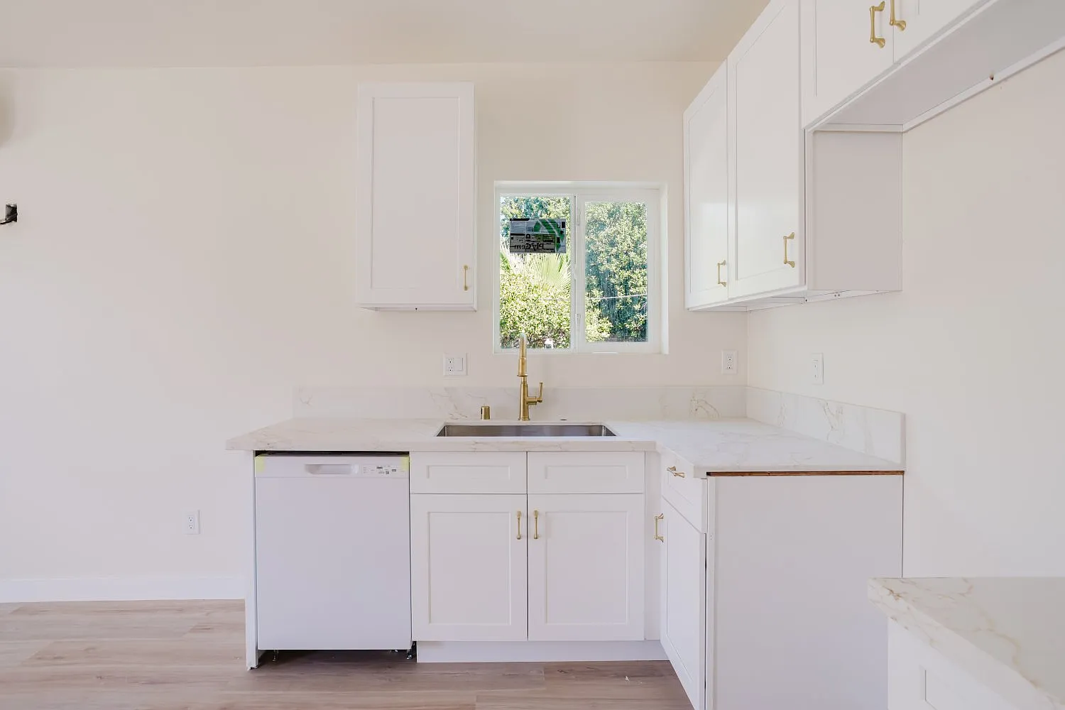 4 bed, 1200 sqft, $3,500 — Photo 4