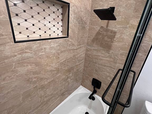 4th image of 4307 Whitsett Ave APT 101