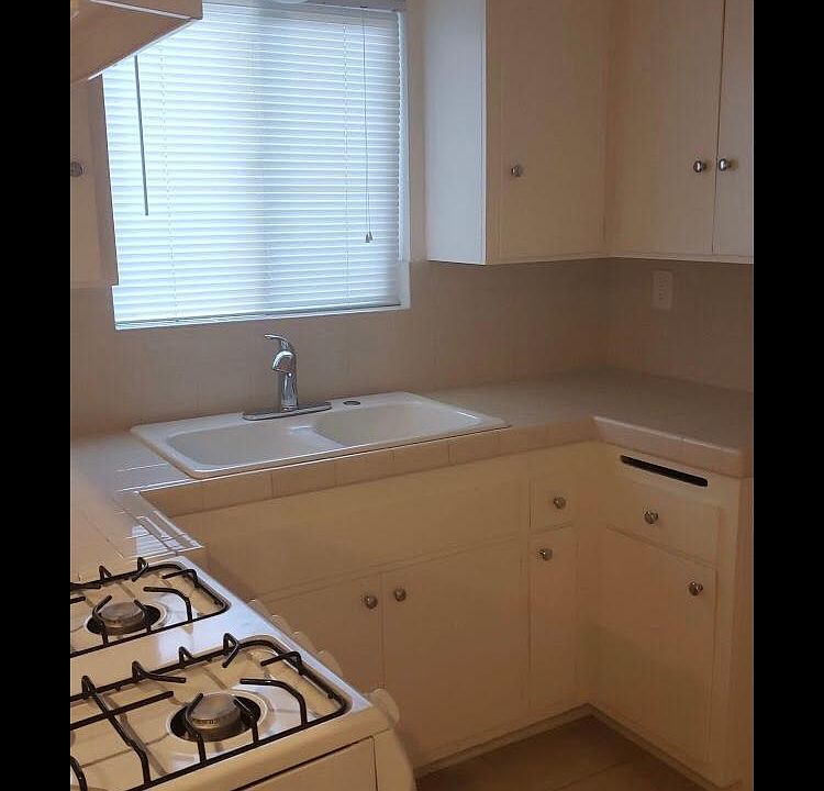 1st image of 16004 Cantlay St