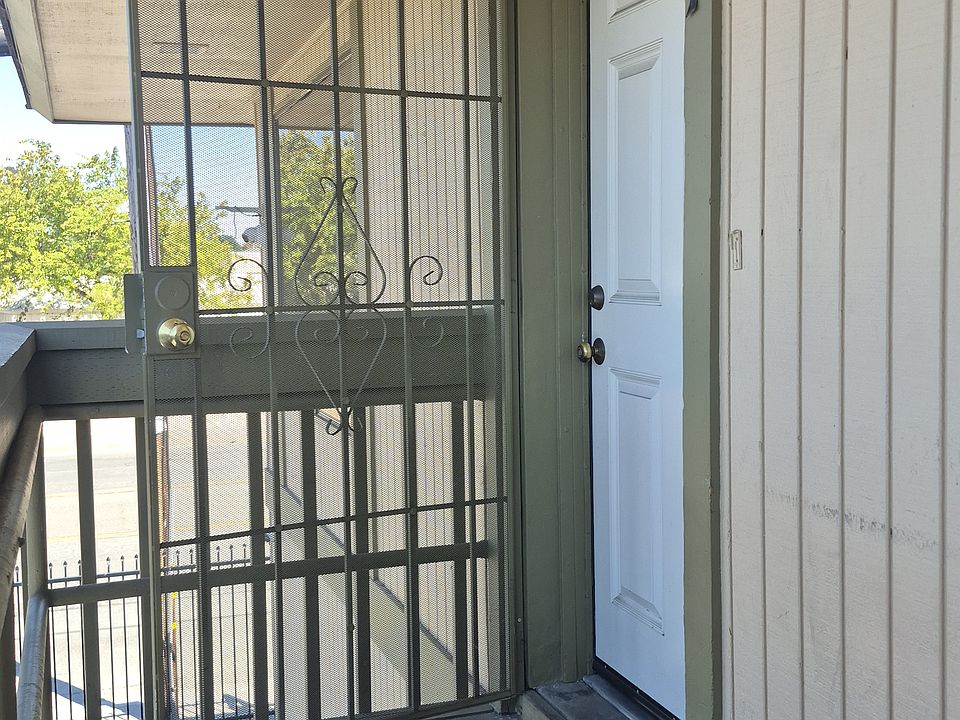 1st image of 225 Couch St #227