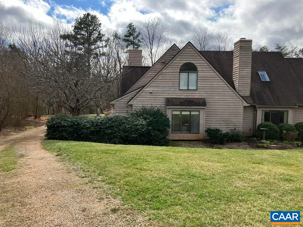 1000 Highlands Dr photo 1