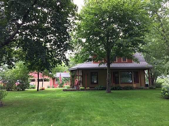 2nd image of 601 E River St