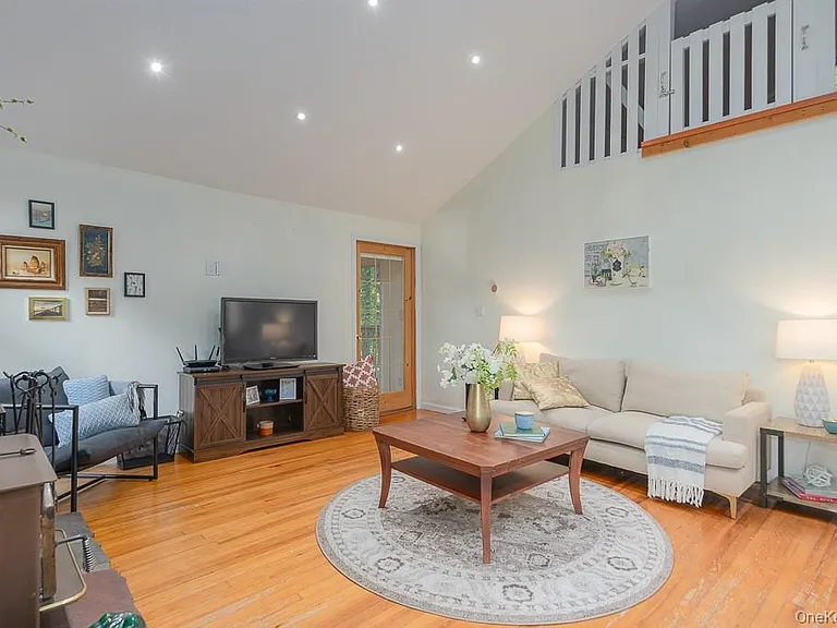 56 Bluff Ave — Photo 6