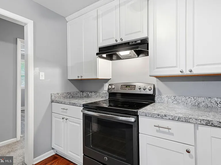 6743 Amherst Rd — Photo 10