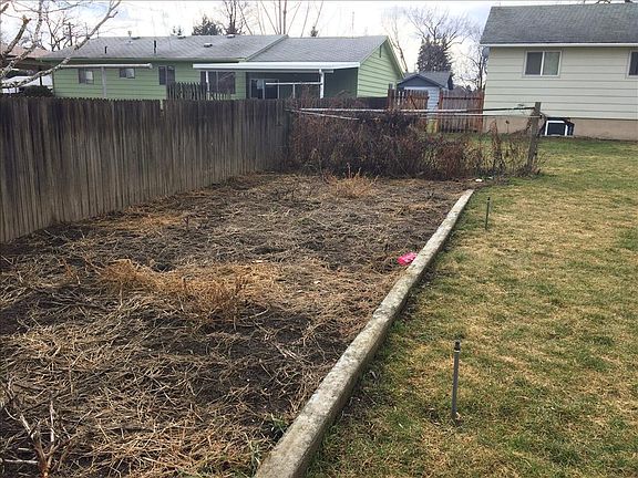 3rd image of 617 Airway Dr