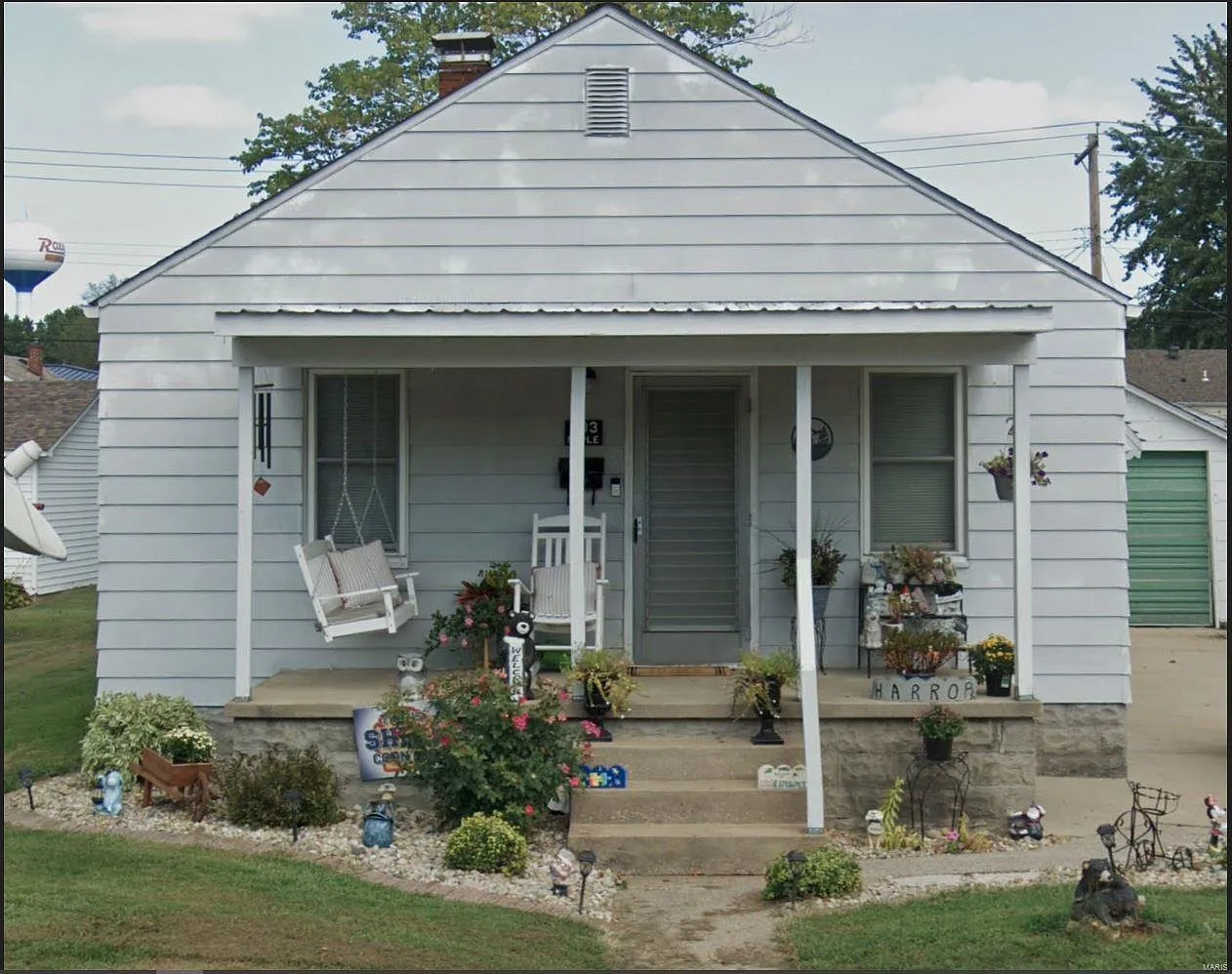 303 N Maple Ave photo 1