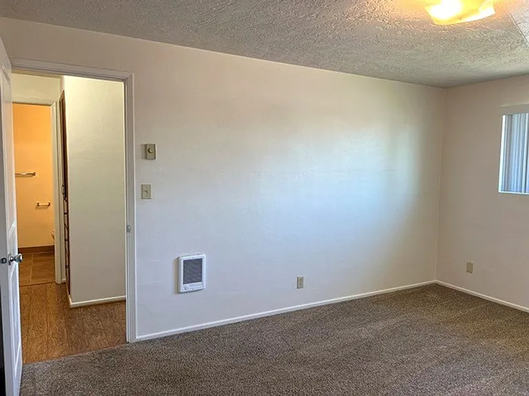 1125 Wyatt Ave — Photo 14