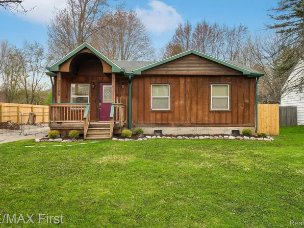 38145 Chartier St, Harrison Township, MI 48045