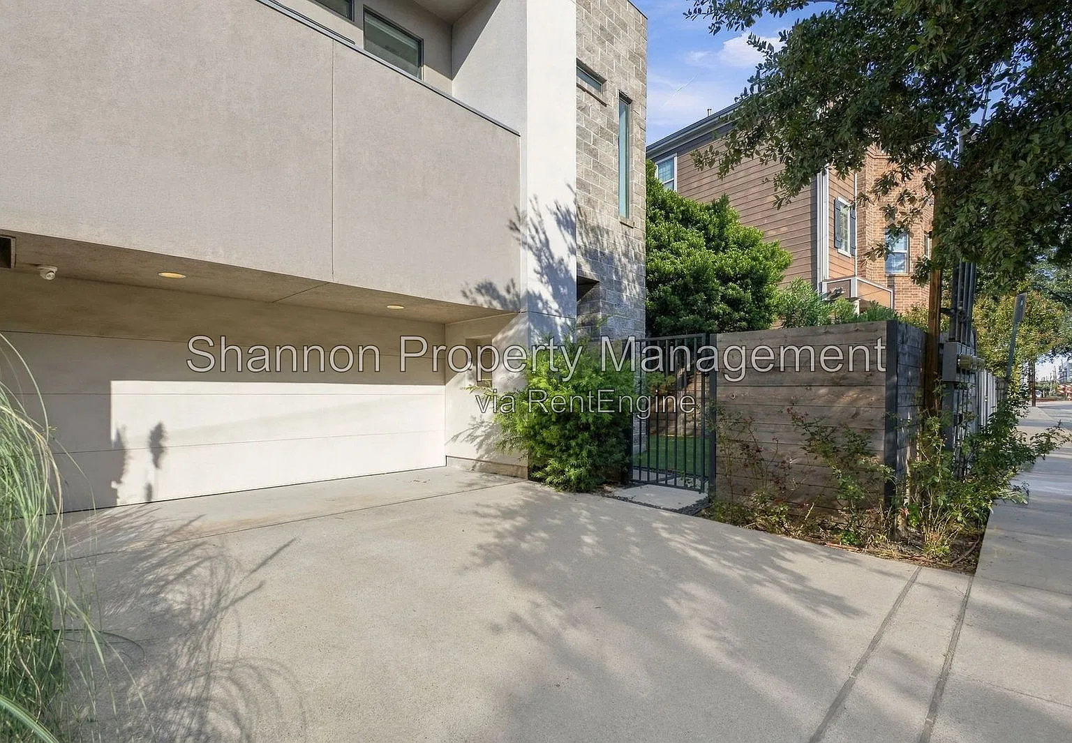 3 bed, 3.5 bath, 2320 sqft, $3,700 — Photo 3