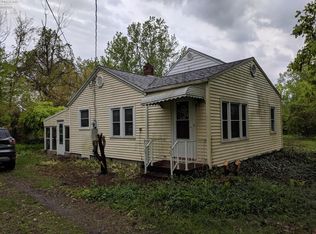 1786 S Hickory Grove Rd, Pt Clinton, OH 43452