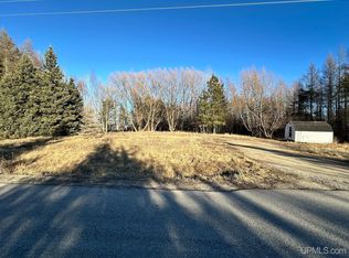 6842 L Rd, Escanaba, MI 49829