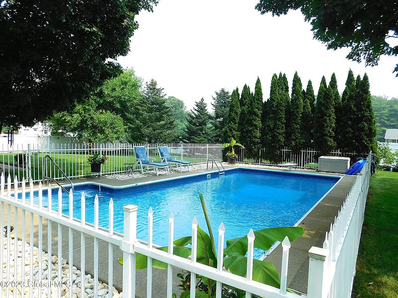 2nd image of 61 TRAVER Road