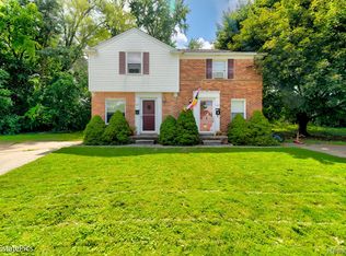 400 Parkview Dr, Plymouth, MI 48170