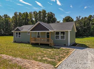 212 Tuttle Rd, Hendersonville, NC 28792