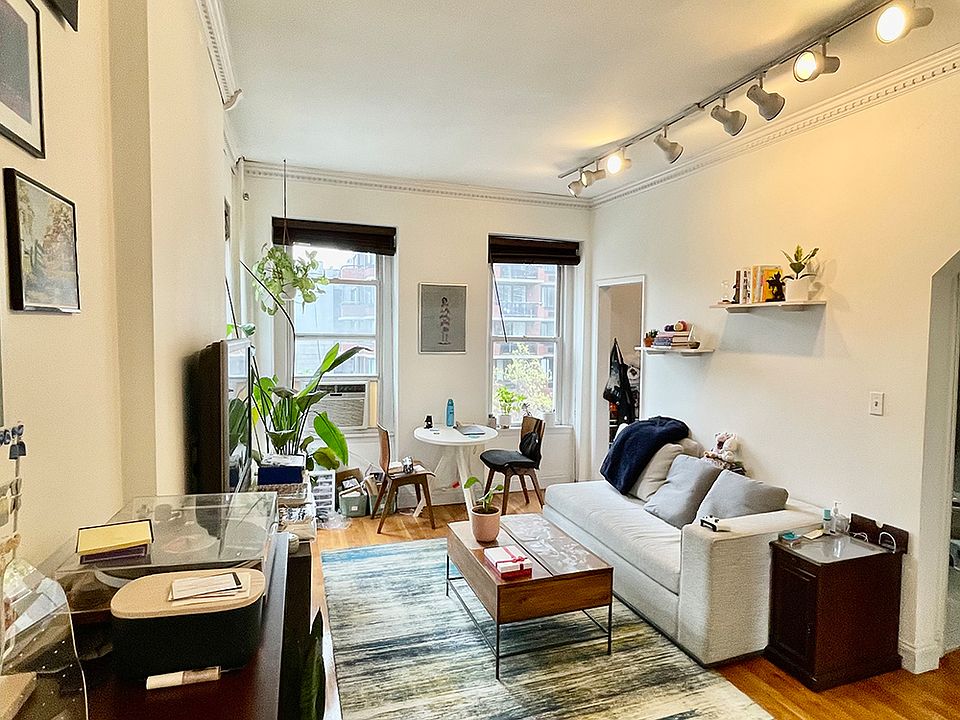 2nd image of 252 E 62nd St APT 4