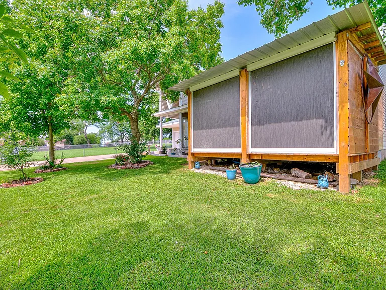 20 Clearview St — Photo 28