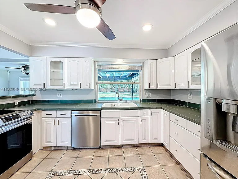 4330 SW 7th St — Photo 13
