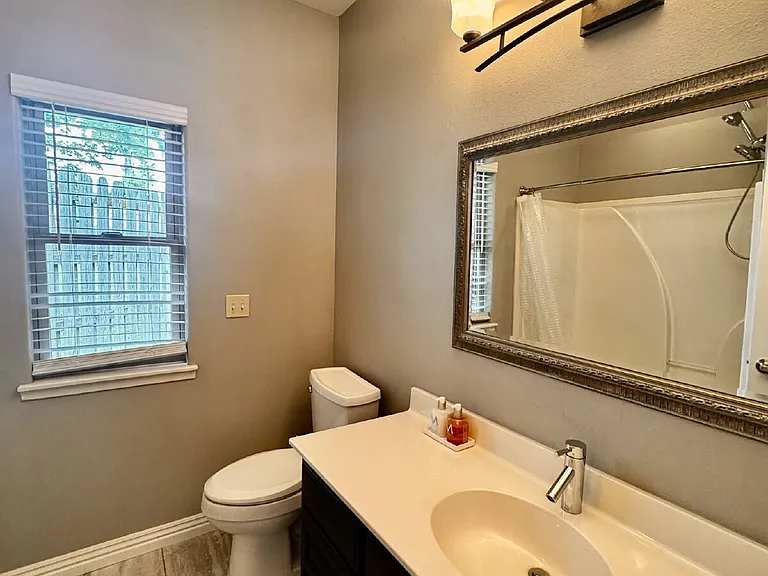 723 Lakeview Dr — Photo 24