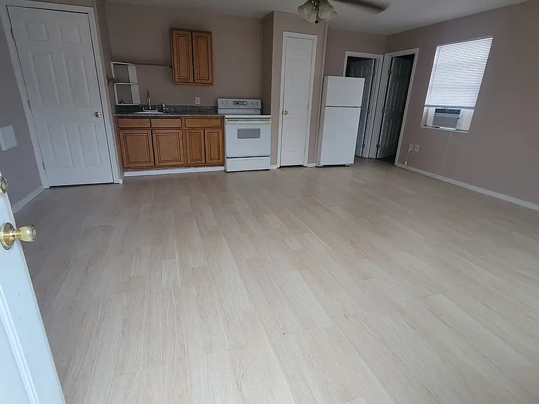 6105 Franklin Ave #B — Photo 10