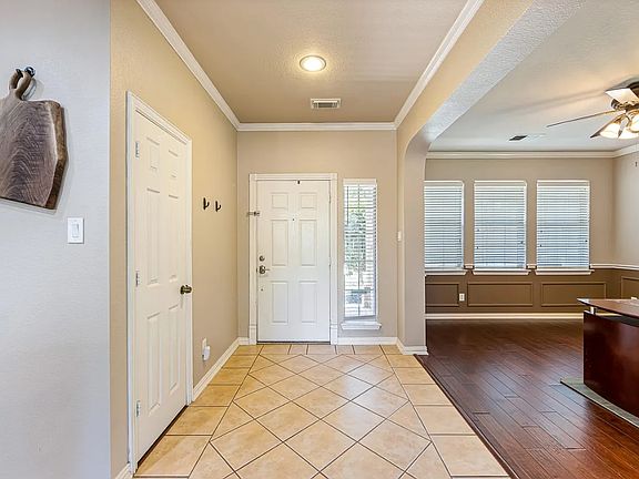 2nd image of 4313 Wyndham Dr