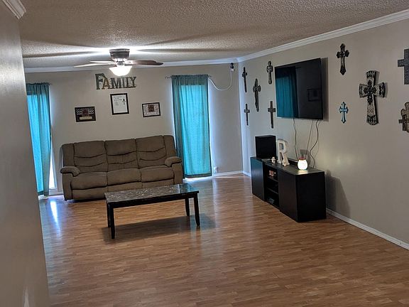 4th image of 803 E Race St