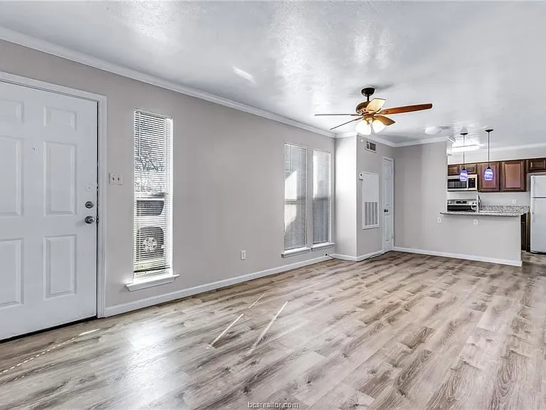 2410 Toro Ln #B — Photo 2