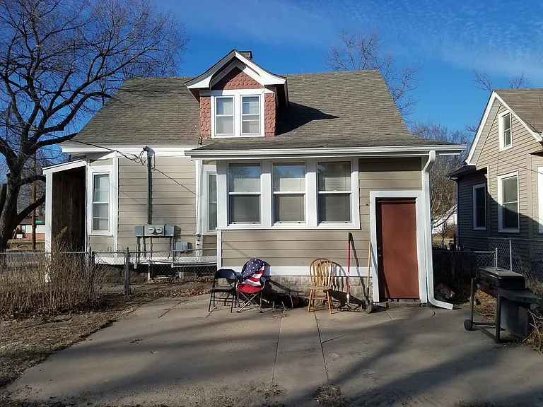 1031 Pierre St — Photo 7