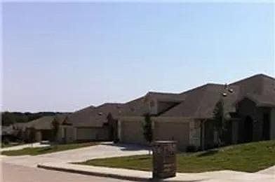 1st image of 1046 Newcastle Dr