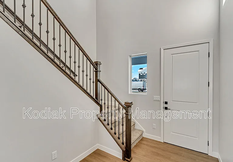 3199 S Claire Ave — Photo 6