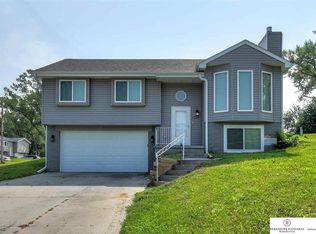 6217 N 51st St, Omaha, NE 68104