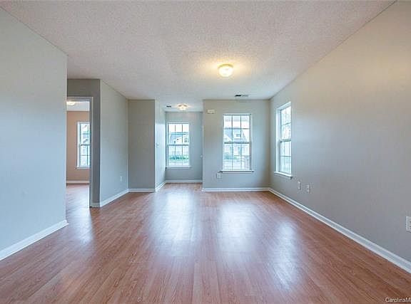 2nd image of 475 Lexie Ln