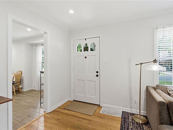 4th image of 5426 Juniper Dr