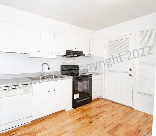42-139 E Hill St #42 — Photo 8