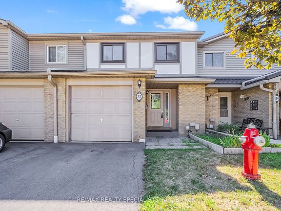 3rd image of 33 Greenwich Cir