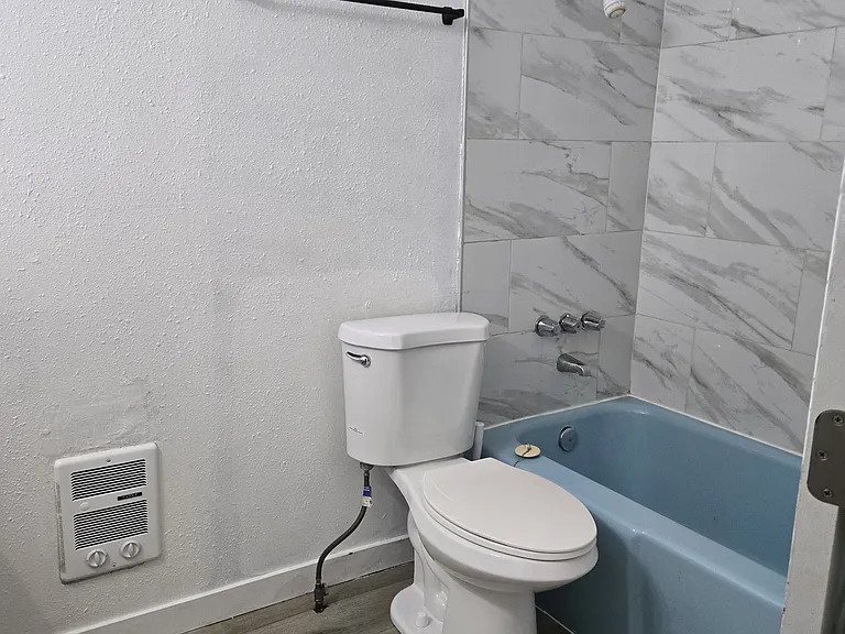167 NW Ebberts Ave #A — Photo 8