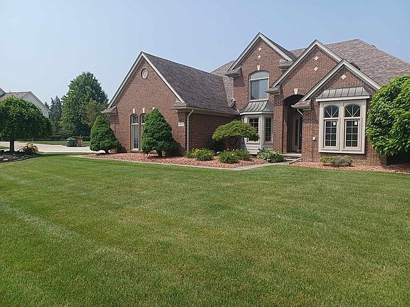 2nd image of 43639 Hoptree Dr