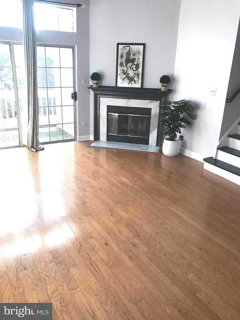 3 bed, 1266 sqft, $3,000 — Photo 4