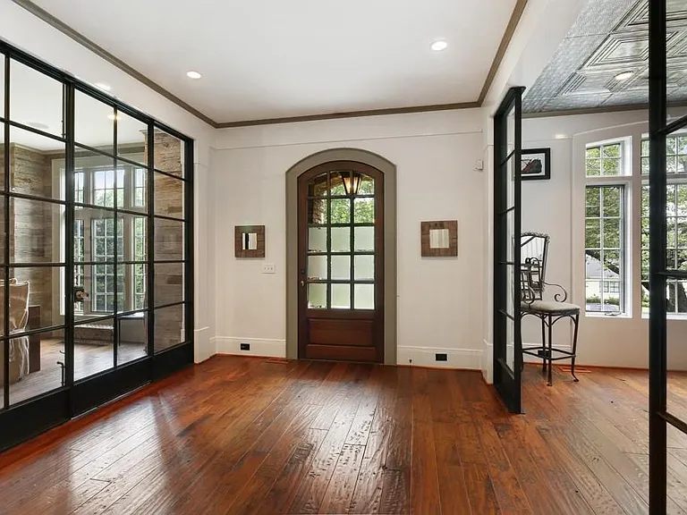 1692 Friar Tuck Rd NE — Photo 4