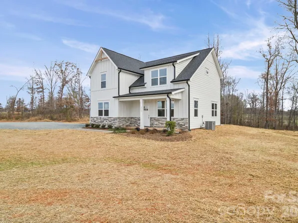 1020 Forest Dr, Marshville, NC 28103