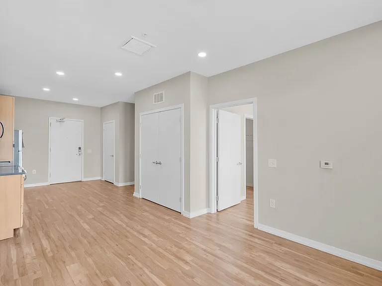 The Keystone Apartments — Photo 119