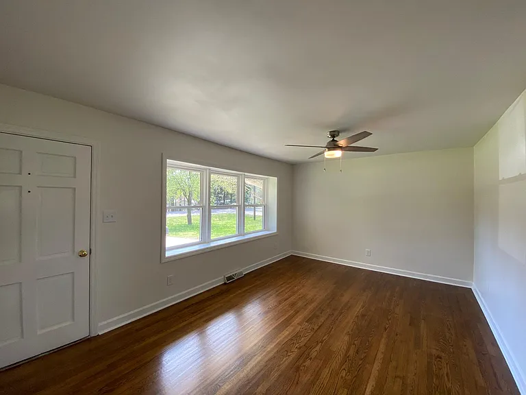 10033 Ligon Mill Rd — Photo 2