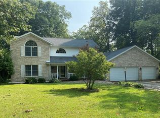 4 Devonshire Dr, Danville, IL 61834