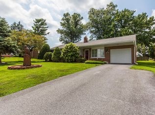 14 Highland Dr, Lancaster, PA 17602
